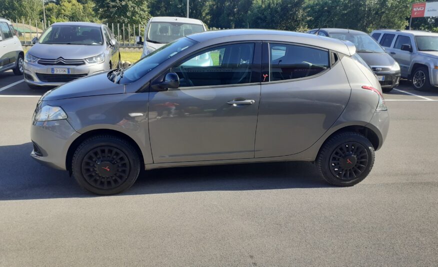 LANCIA YPSILON 0.9 TWINAIR 85CV ECOCHIC SILVER METANO